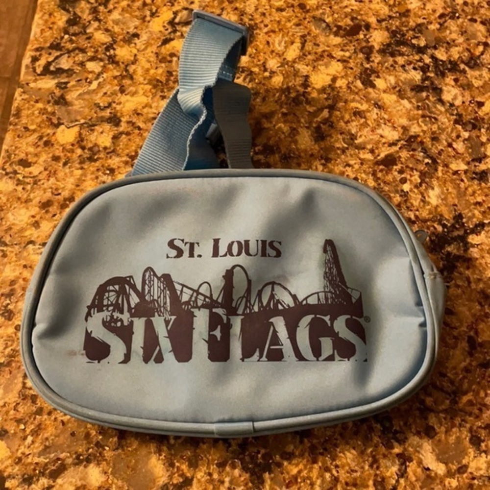 St Louis Six Flags Fannie Pack‎ Bag